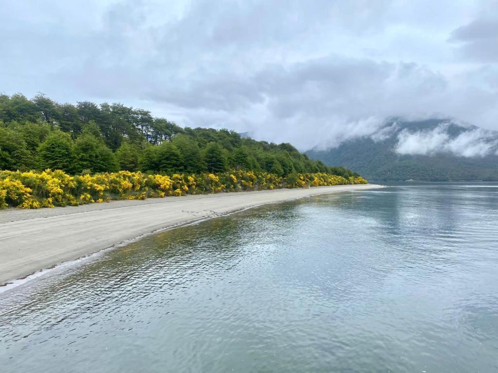 Pousada En Selva Patagonica, Cerca Del Pueblo